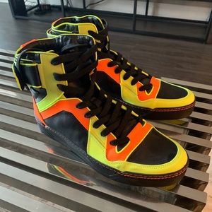 Gucci Sneakers never worn